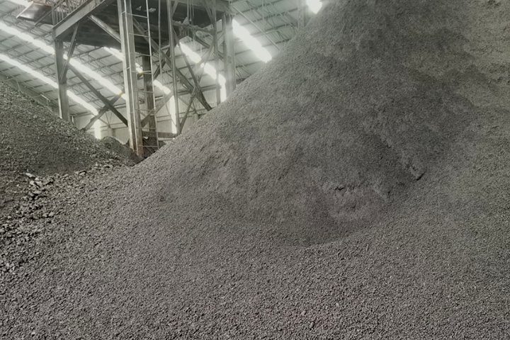 低溫蒸汽余熱煤泥烘干機采用內(nèi)熱式蒸汽回轉(zhuǎn)干燥機對濕煤泥進行間接干燥，無三廢產(chǎn)生，節(jié)能環(huán)保，綠色高效，干燥環(huán)境安全。