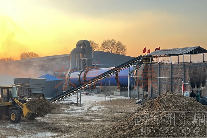 玉米秸稈烘干機(jī)采用經(jīng)濟(jì)環(huán)保熱風(fēng)干燥工藝，可以將青儲秸稈或黃儲秸稈快速脫水，便于后續(xù)打包儲存運輸。