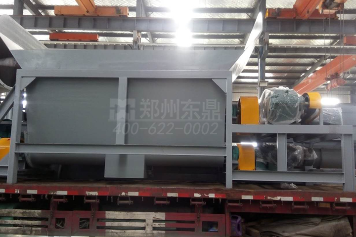 煤泥打散機(jī)是針對煤泥、泥煤、白泥等泥狀物料開發(fā)的一種集預(yù)打散破碎、緩沖定量于一體的專用設(shè)備。