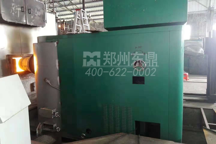 生物質(zhì)燃燒機(jī)是利用生物質(zhì)進(jìn)行能量轉(zhuǎn)換的主要設(shè)備，使用生物質(zhì)顆粒燃料，在燃燒室內(nèi)實(shí)現(xiàn)逐漸預(yù)熱、多級(jí)配氧、立體燃燒的火焰燃燒系統(tǒng)。