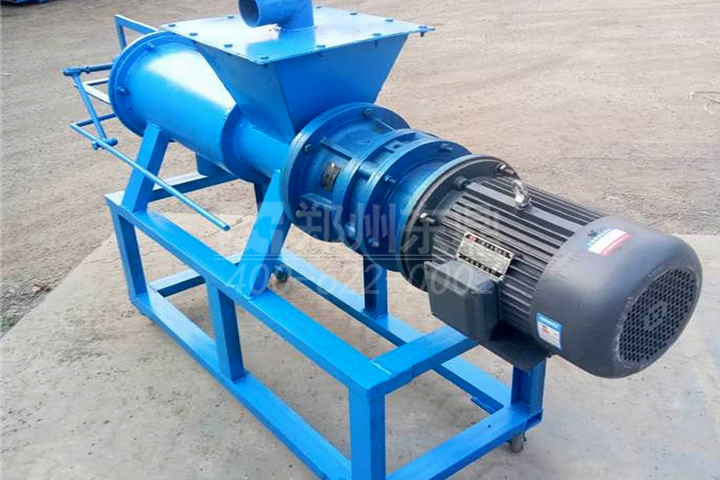 畜禽糞便固液分離機(jī)適用于對(duì)養(yǎng)殖場(chǎng)牛糞沼渣、雞糞、豬糞等物料進(jìn)行脫水預(yù)處理