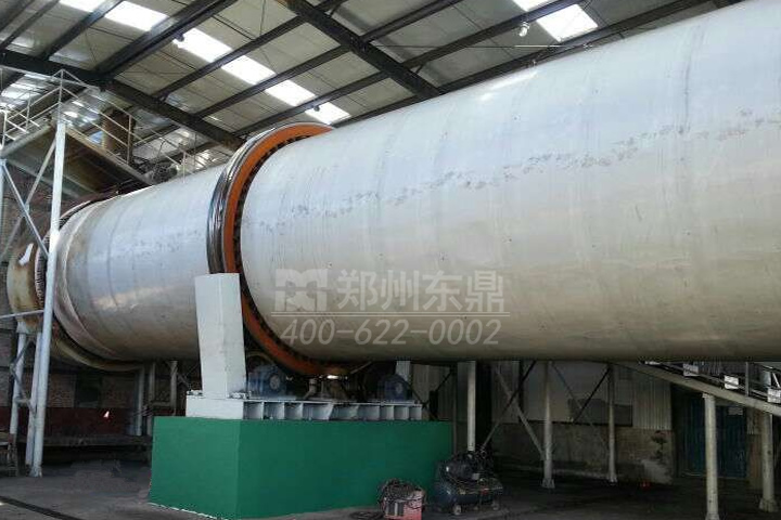 大型精礦粉球團(tuán)類烘干機(jī)設(shè)備是一種處理能力大、穩(wěn)定高效、自動(dòng)化程度高的專用烘干器，適用于鐵精礦、錳礦粉、鈷礦粉、銅精礦、金礦粉、鉛精粉、錫礦粉、汞礦粉、磷精礦、鉬精礦等精礦